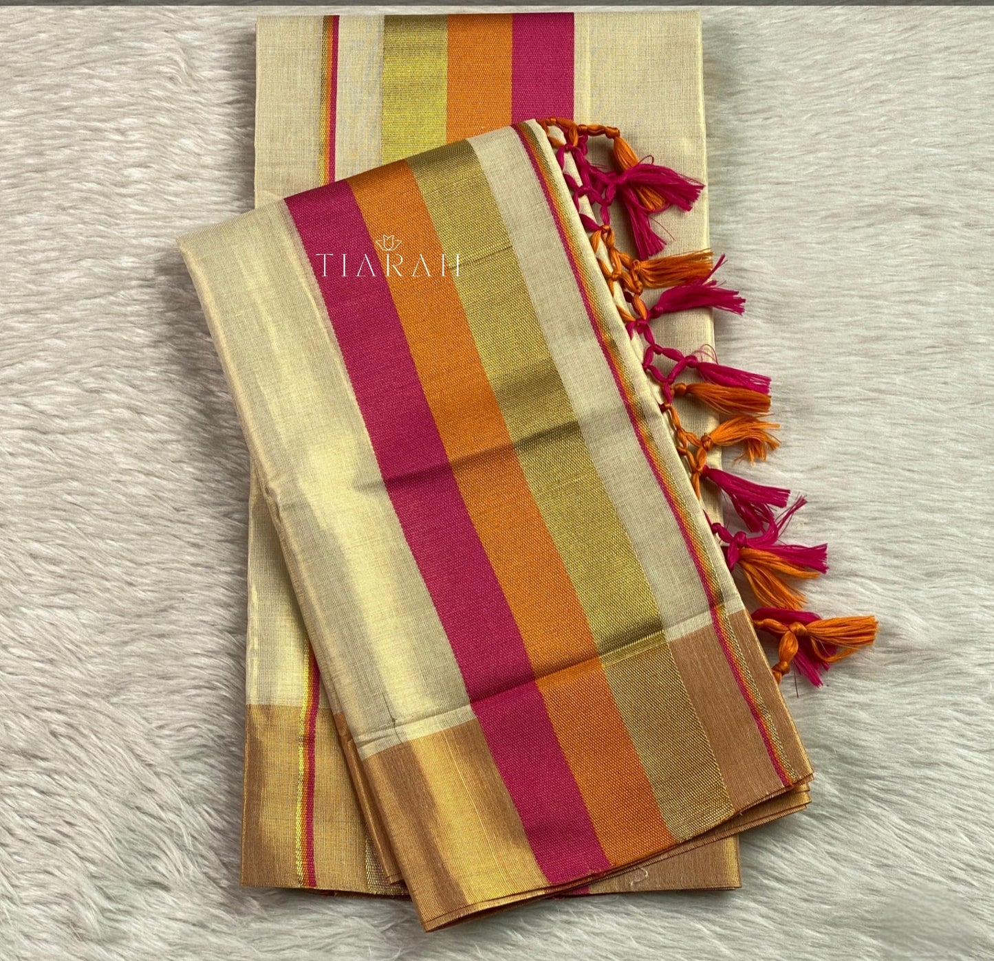Kerala Kasavu Tissue Set Mundu