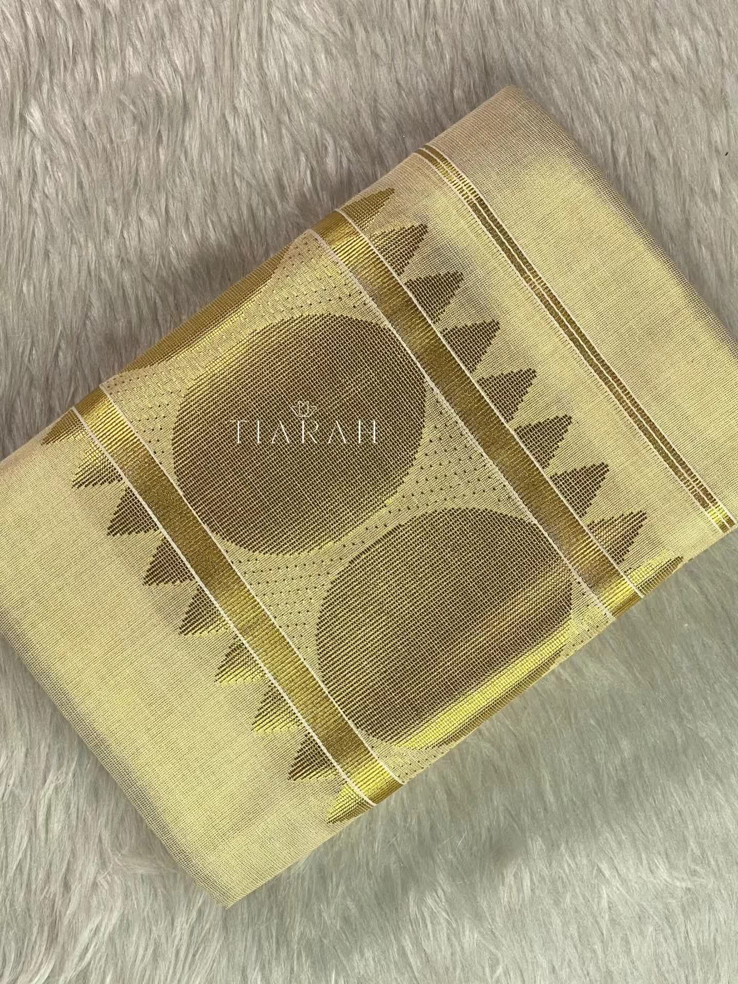 Kerala Kasavu Tissue Set Mundu