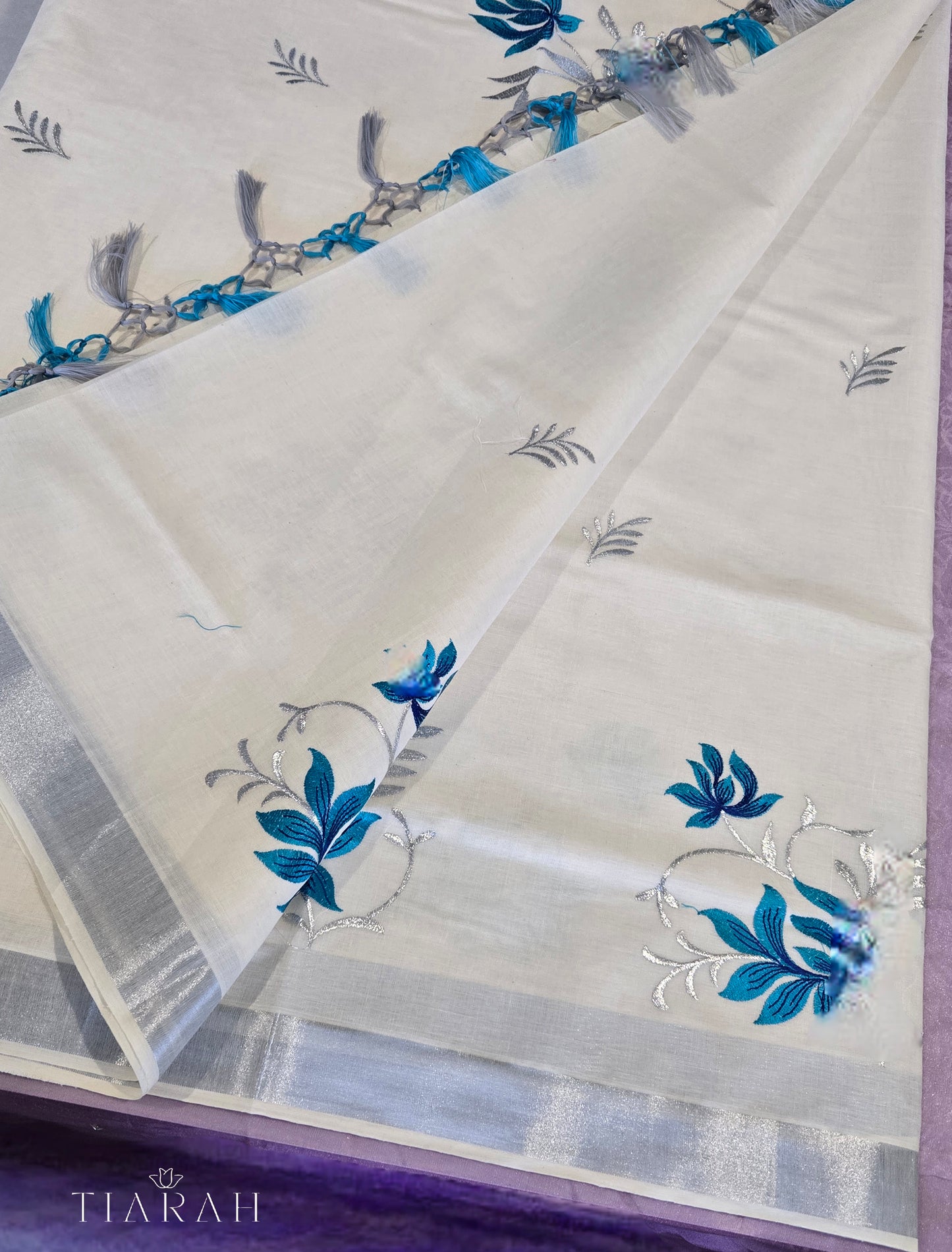 ✨️KERALA COTTON SAREE WITH  EMBROIDERY Floral Design✨️