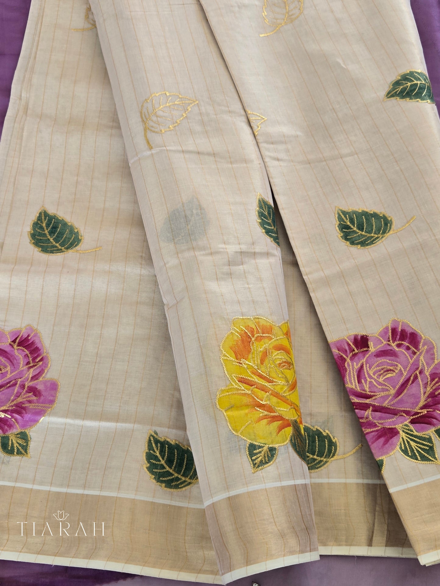 ✨️Golden Rose Stripe Tissue Set Saree.✨️