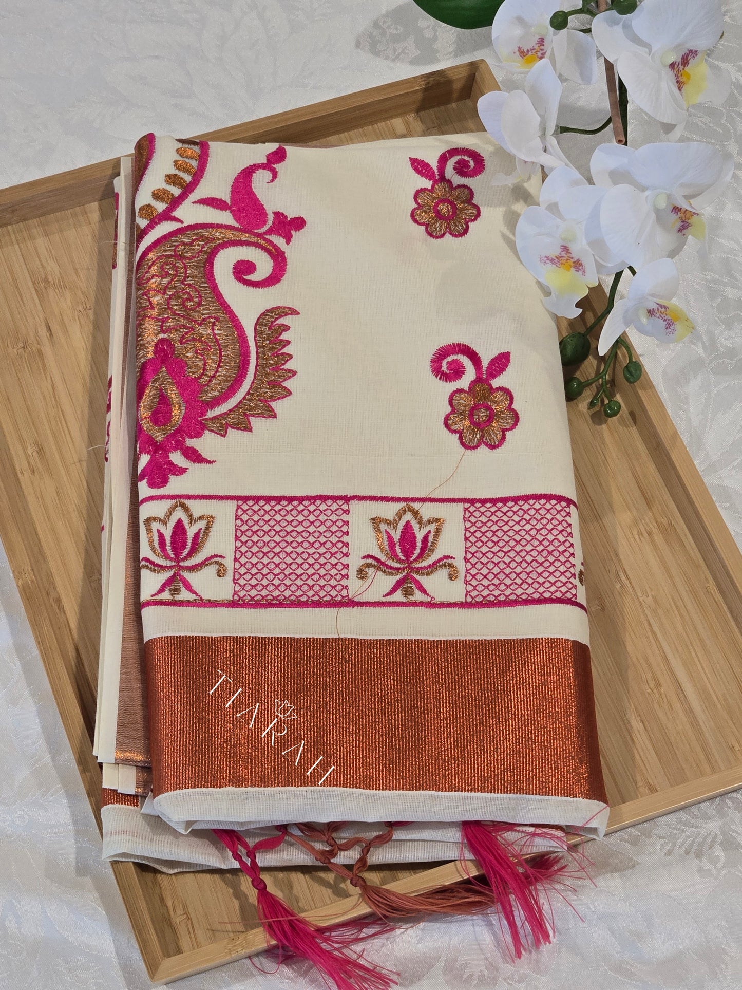 ✨️KERALA COTTON SAREE WITH  EMBROIDERY Floral Design✨️
