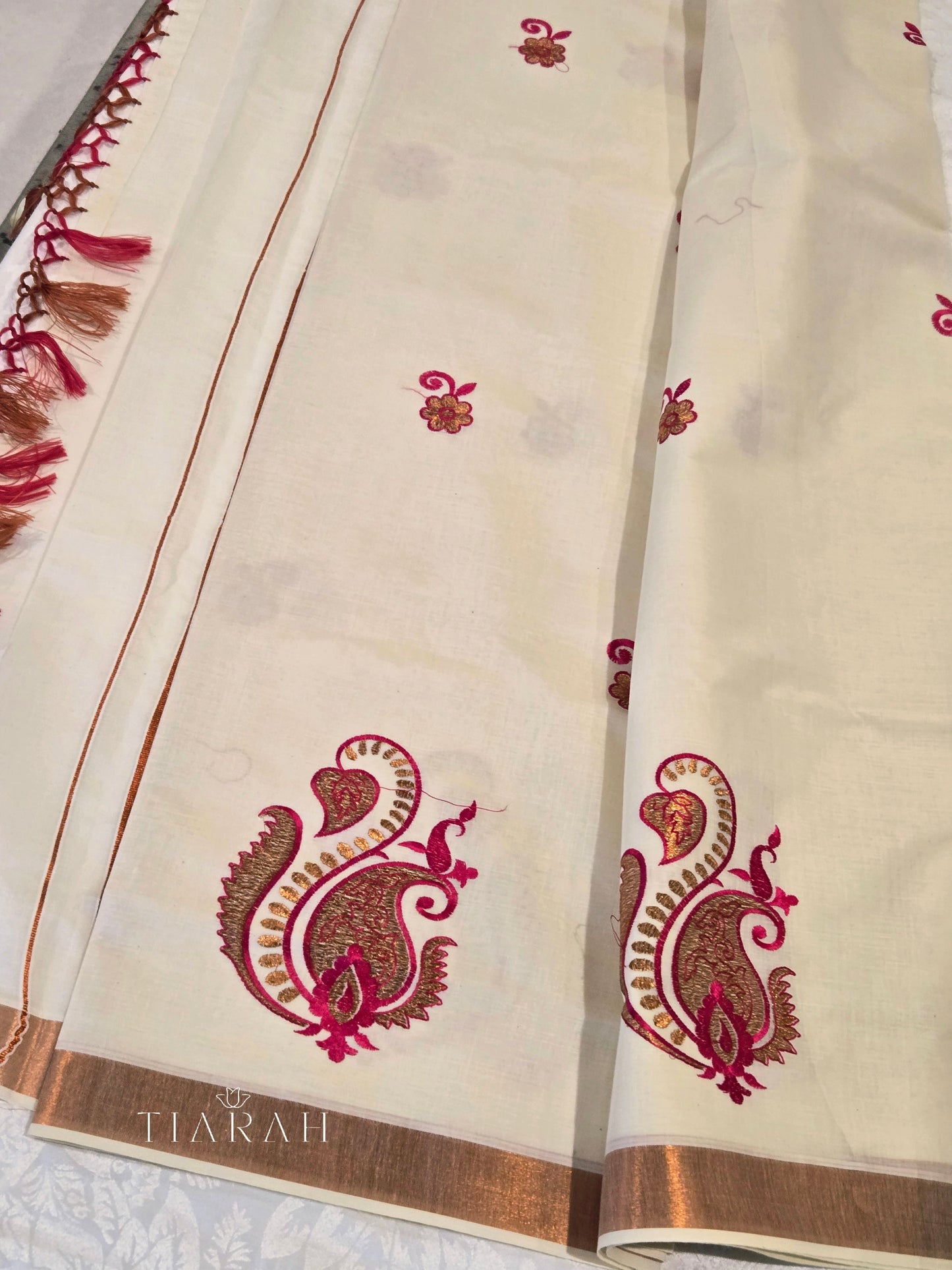 ✨️KERALA COTTON SAREE WITH  EMBROIDERY Floral Design✨️